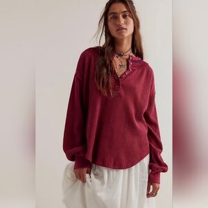 We The Free Fall For You Henley top. Size Xs Burgandy